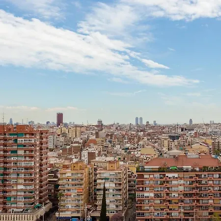 Comfortable 3bed With Amazing Views Over דירה *