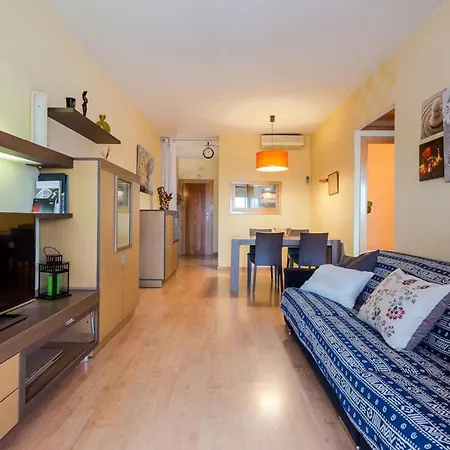 Comfortable 3bed With Amazing Views Over Apartment *