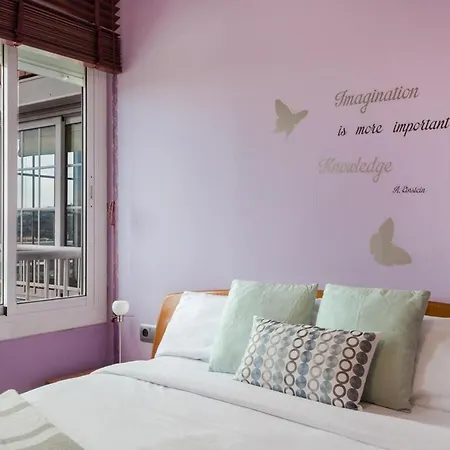 Comfortable 3bed With Amazing Views Over דירה *